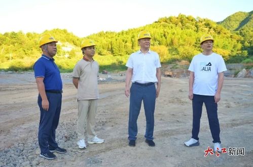 周華兵深入銀河棉業(yè)開展“安全防范警示日”活動(dòng)，筑牢企業(yè)安全生產(chǎn)防線